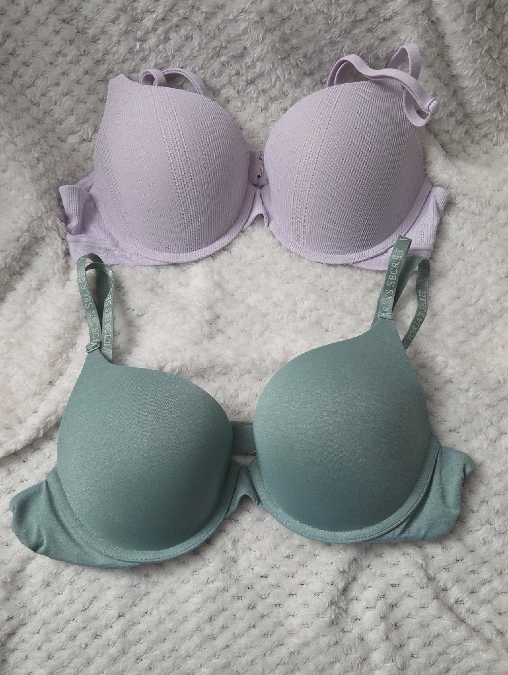 Victoria's Secret Lavender & Sage Green Molded T-Shirt Bras - 2 Pack